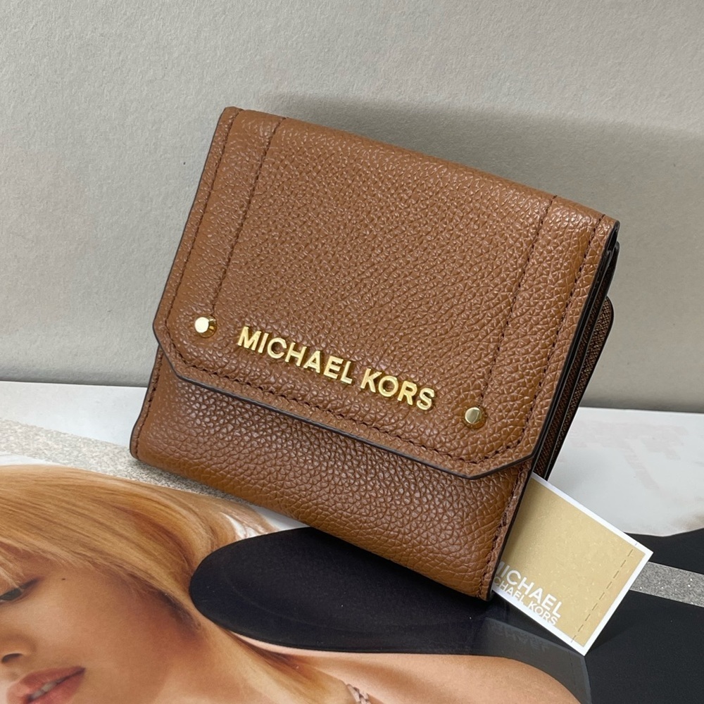 (new+tag) Michael Kors wallet medium trifold brown